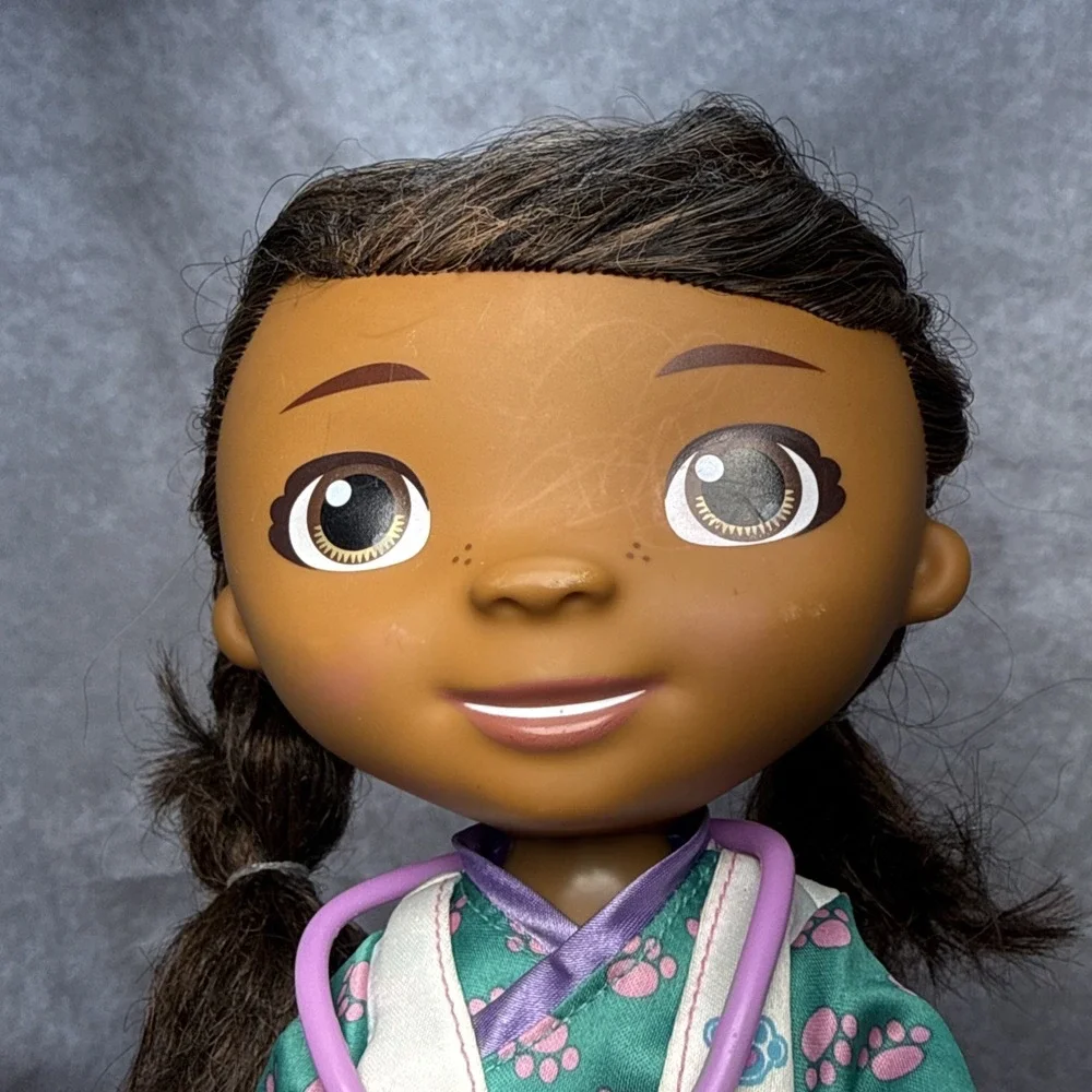 Disney Junior Doc McStuffins My Friend Pet Vet Doc‎ Doll Rare Sings Talks 2015